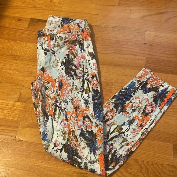 Women’s 7 For All Mankind jeans. Blue with design. Size 24 - Picture 1 of 9
